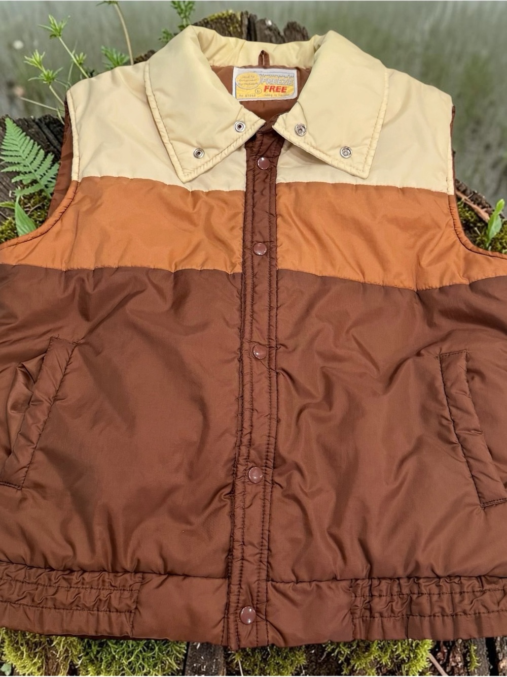 VTG Freeze Free Colorblock Puffer Vest Mens Sz L Brown Beige Yellow Snap Buttons